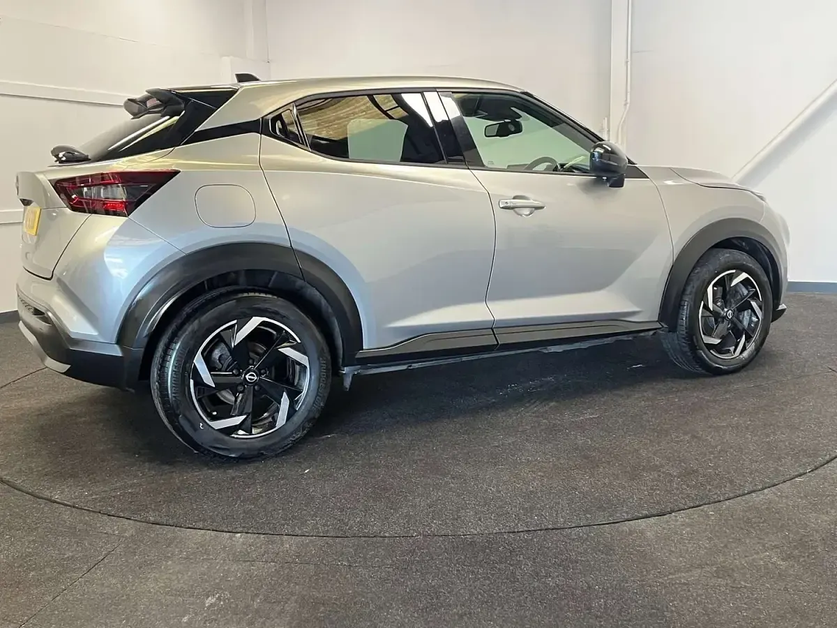 Used Nissan Juke N-Connecta 114 HP (83 kW) 2024 Silver SUV
