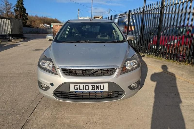 Silver Used 2010 Ford Focus Zetec Hatchback | £650 (Super price) - Image 1/1