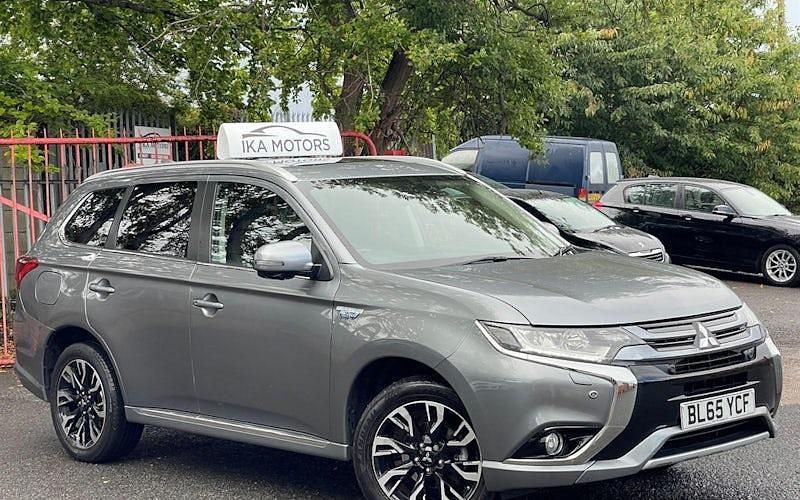 Used 2016 Mitsubishi Outlander P-HEV Estate | £9,495 (Fair price) - Image 1/4