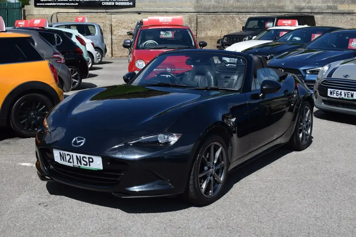 Used Mazda MX5 Inclusive 160 HP (117 kW) 2016 Black Cabriolet