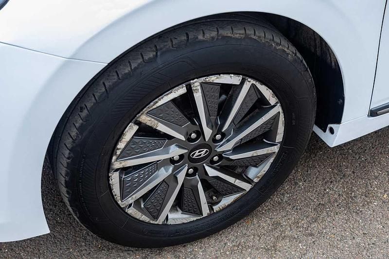 Used Hyundai Ioniq Premium 100 kW (136 HP) 2023 White Hatchback