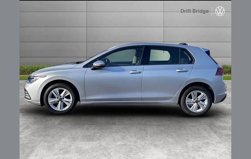 Used VW Golf VIII Life 113 HP (83 kW) 2021 Silver Hatchback