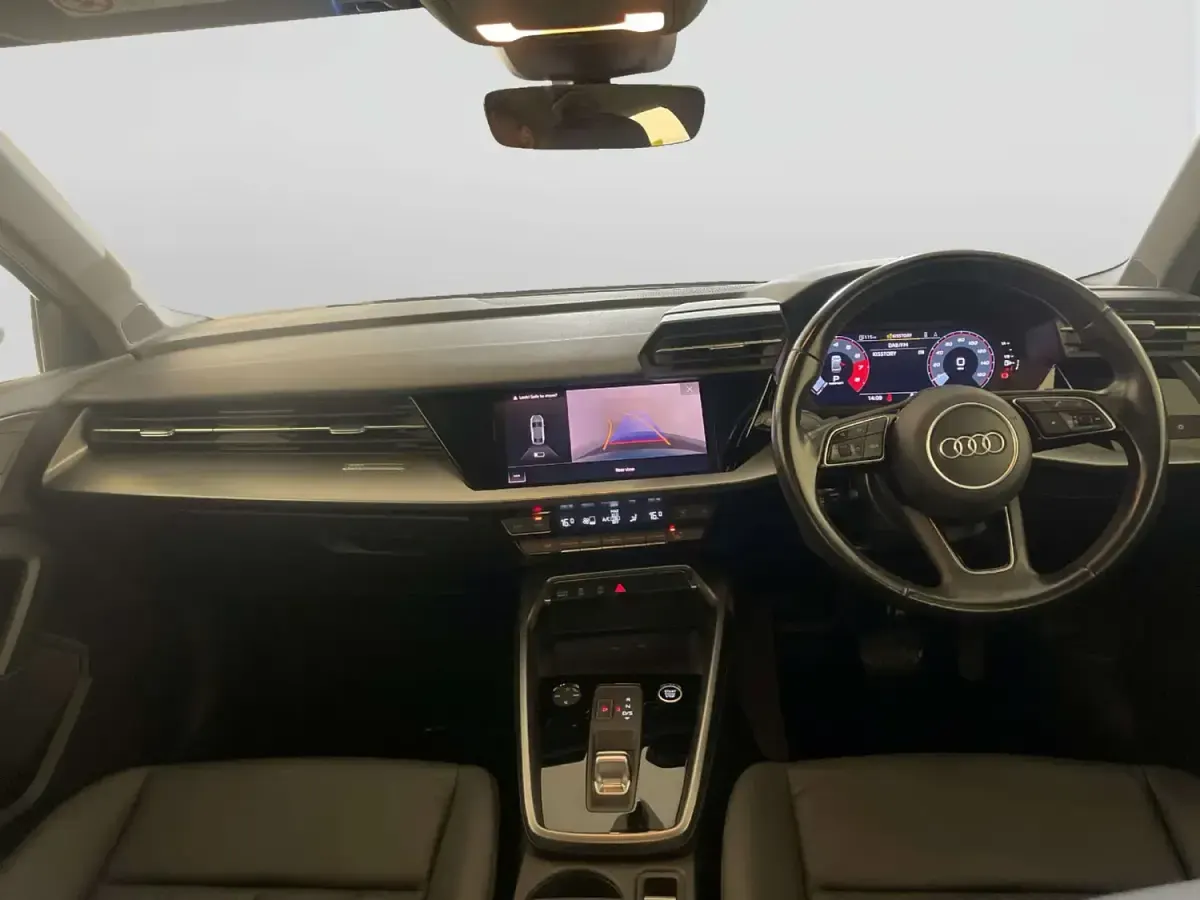 Begagnad Audi A3 Sport 150 HK (110 kW) 2022 Blå Sedan
