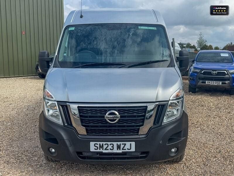 Used Nissan Interstar Tekna 150 HP (110 kW) 2023 Silver Van