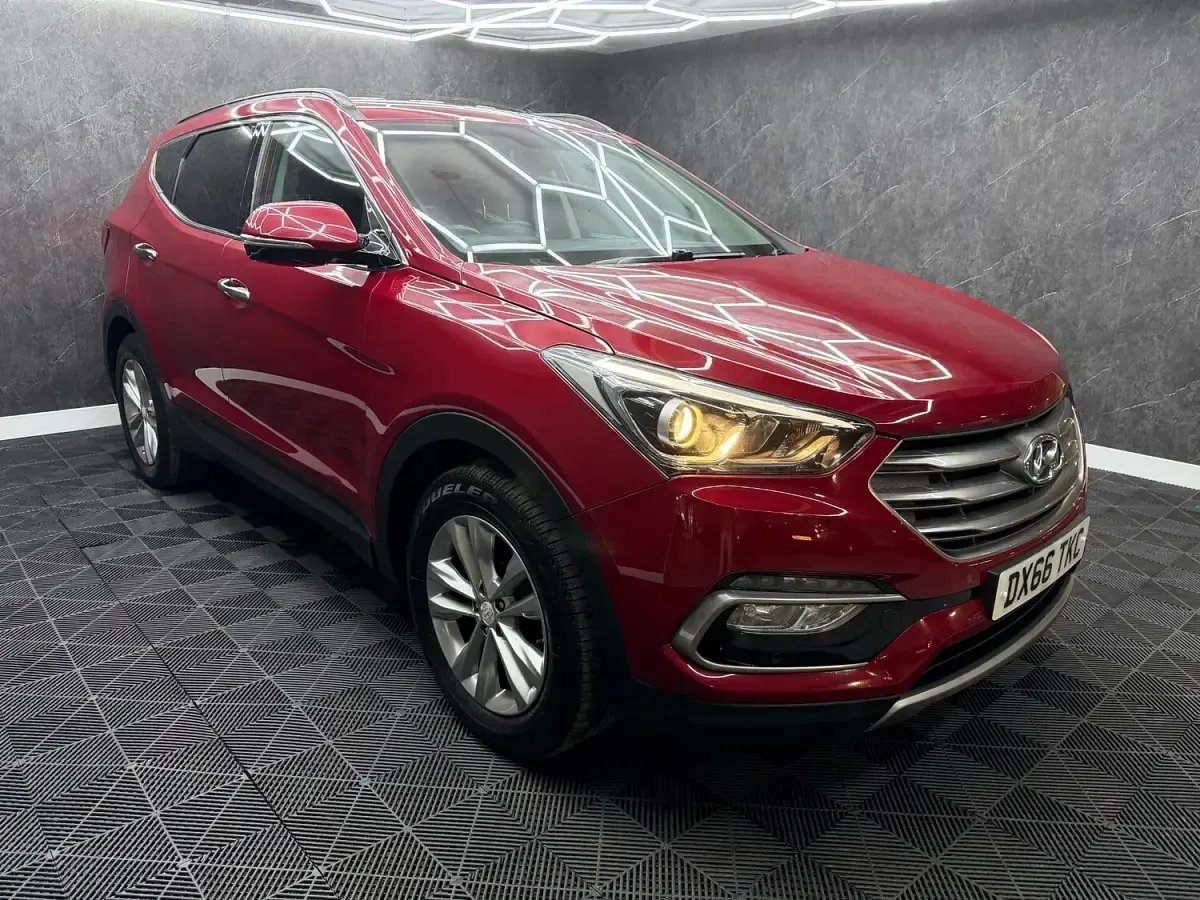 Used Hyundai Santa Fe Premium 200 HP (147 kW) 2016 Red SUV