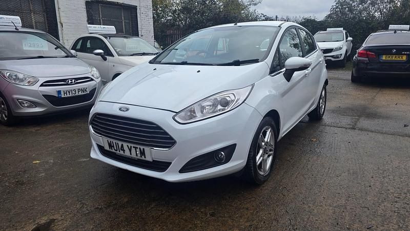 Used Ford Fiesta Zetec 2014 White Hatchback