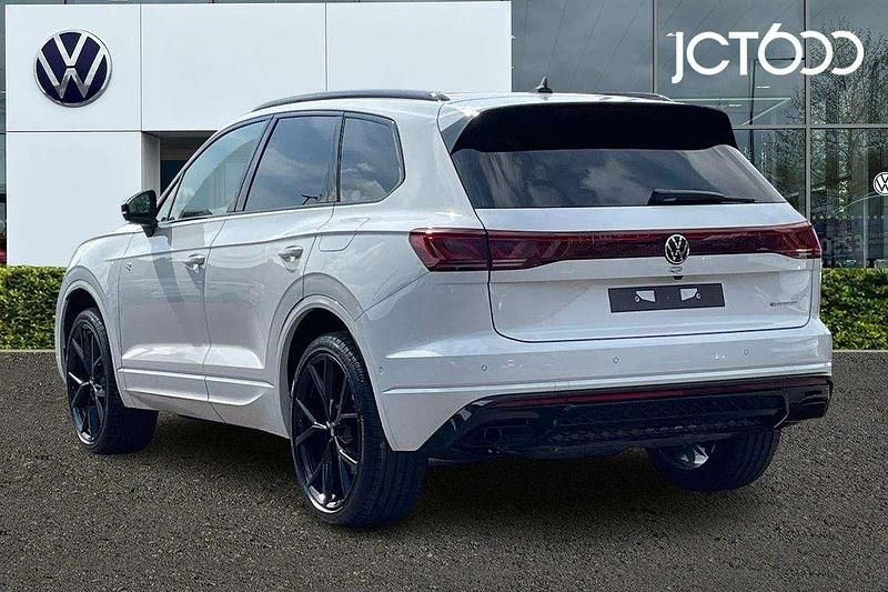 Used VW Touareg R 456 HP (335 kW) 2025 White SUV