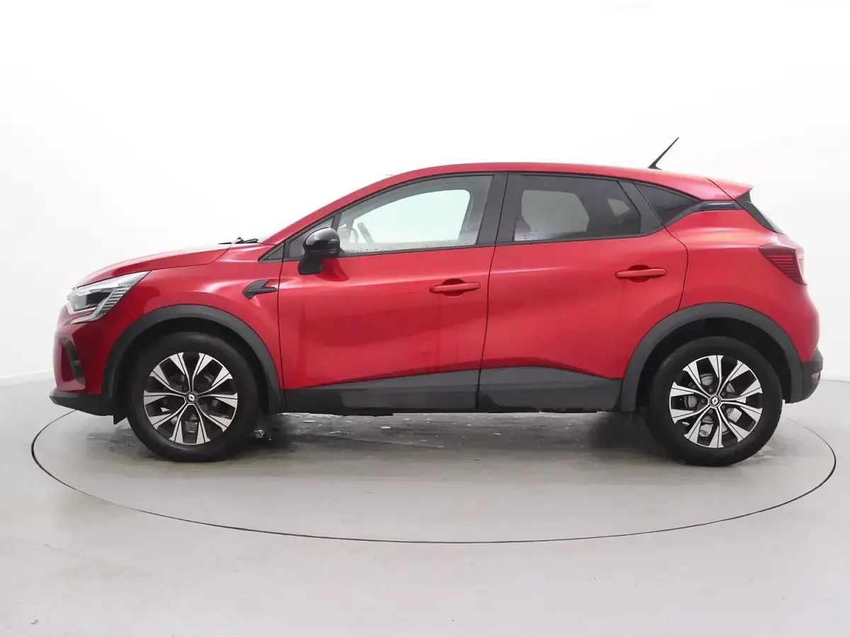 Used Renault Captur Evolution 91 HP (66 kW) 2023 Red SUV