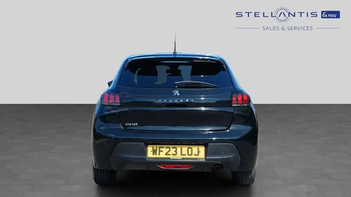 Used Peugeot 208 Active+ 99 HP (72 kW) 2023 Black Hatchback