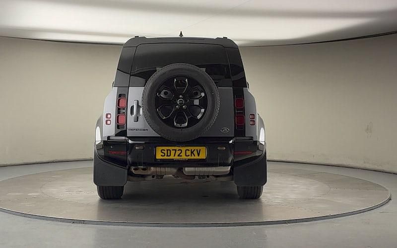 Used Land Rover Defender SE Dynamic 300 HP (220 kW) 2022 Grey Estate