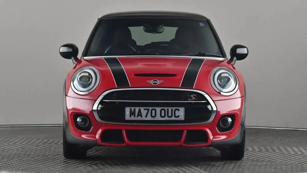 Używany Mini Cooper S Comfort 192 KM (141 kW) 2020 Czerwony Hatchback