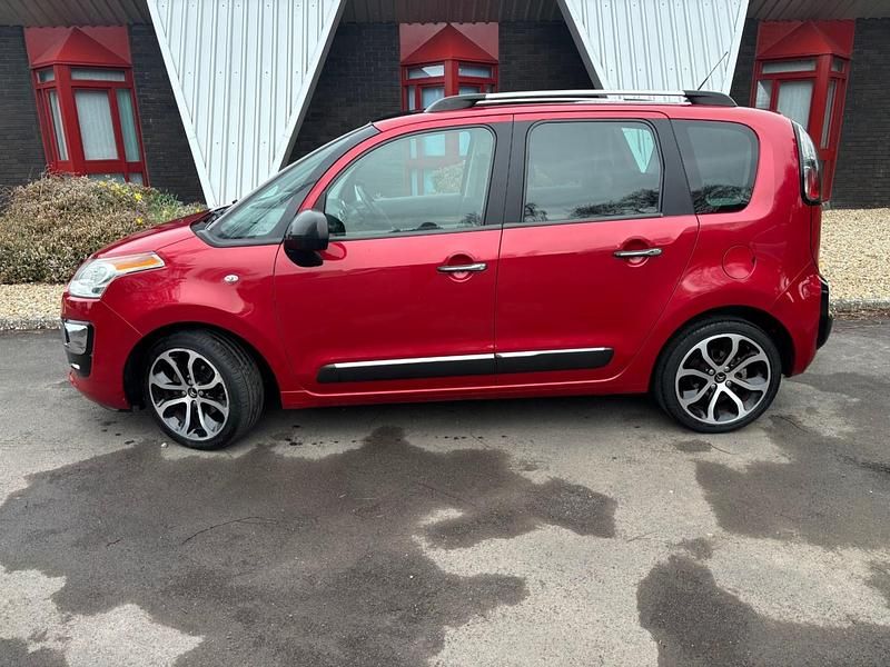 Used Citroën C3 Picasso Platinum 2016 Red MPV