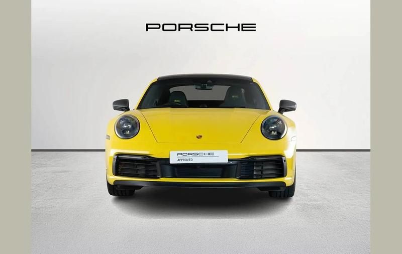 Used Porsche 911 379 HP (278 kW) 2023 Yellow Coupe