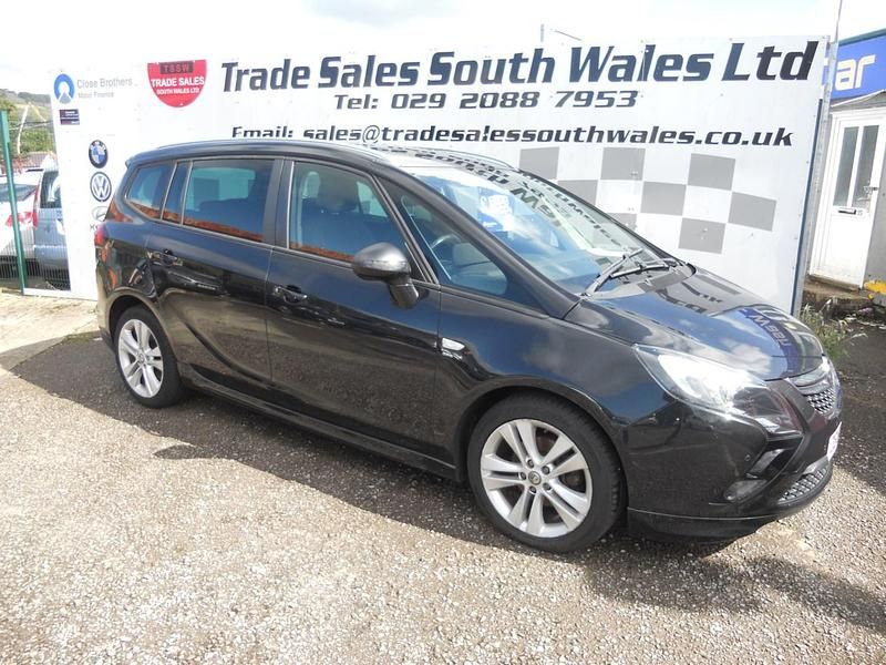 Black Used 2016 Vauxhall Zafira SRi MPV | £5,495 (A bit pricey) - Image 1/4