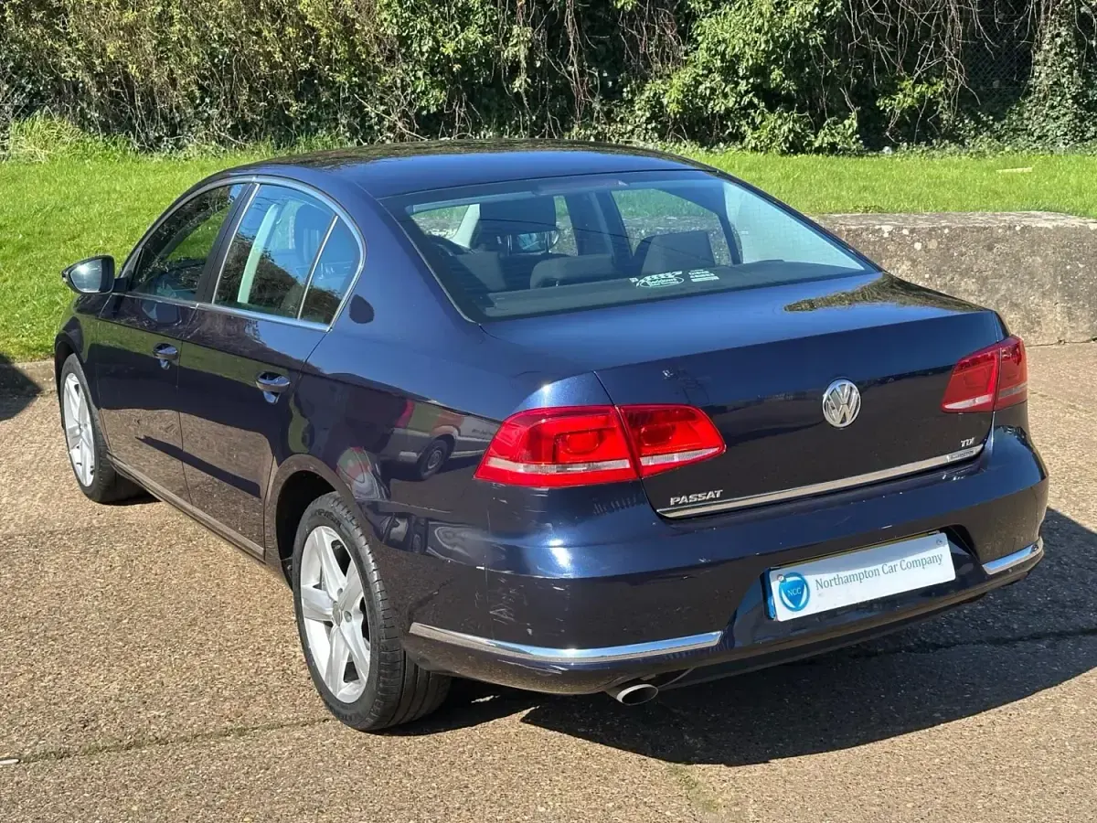 Usado VW Passat SE 105 HP (77 kW) 2012 Azul Sedan