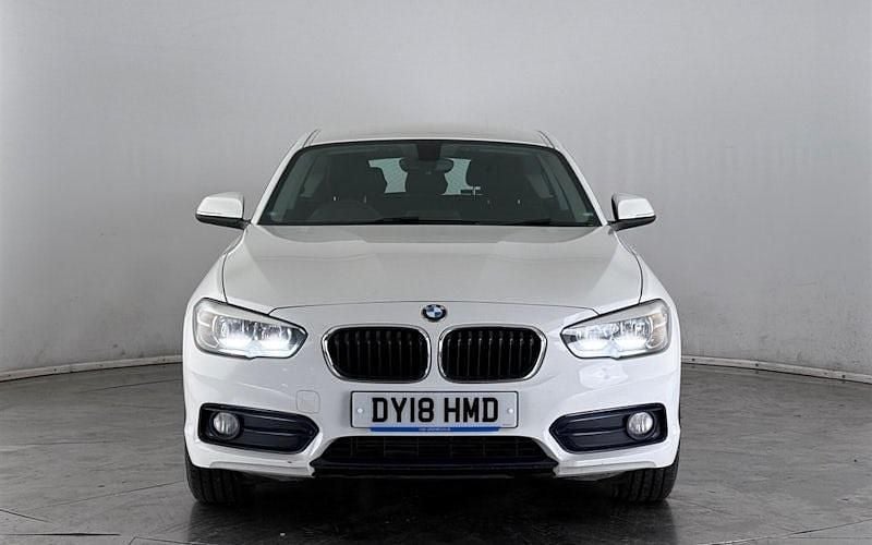 Used BMW 118 Sport Line 136 HP (100 kW) 2017 White Hatchback
