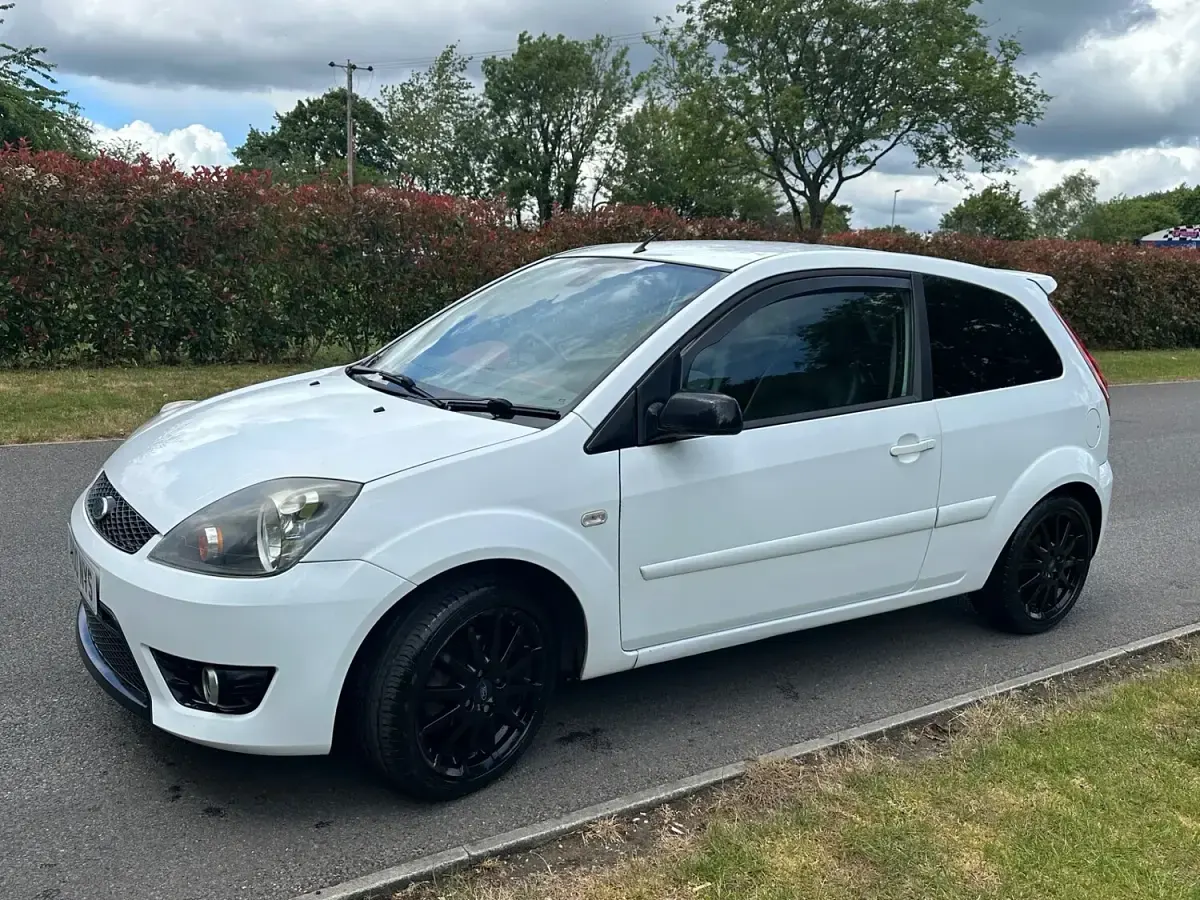 Used Ford Fiesta Zetec 2008 White Hatchback