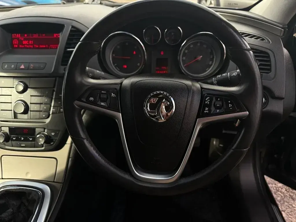 Used Vauxhall Insignia 163 HP (119 kW) 2013 Black Hatchback