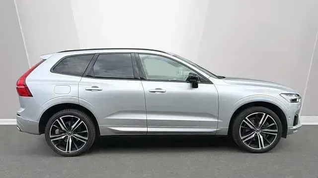 Usado Volvo XC60 R-Design 250 HP (183 kW) 2020 SUV