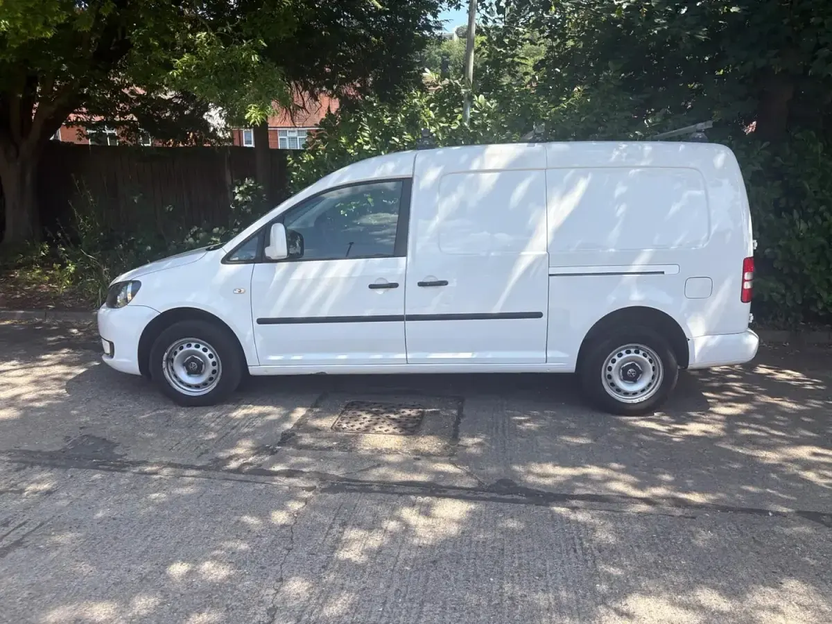 Used VW Caddy Maxi Startline 102 HP (75 kW) 2014 White MPV