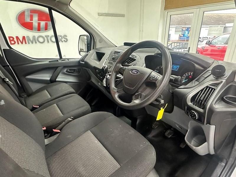 Used Ford Transit Custom 105 HP (77 kW) 2018 White Van