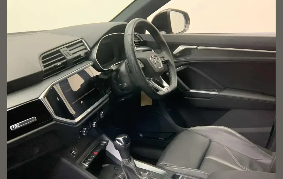 Used Audi Q3 Black Edition 150 HP (110 kW) 2024 Grey SUV