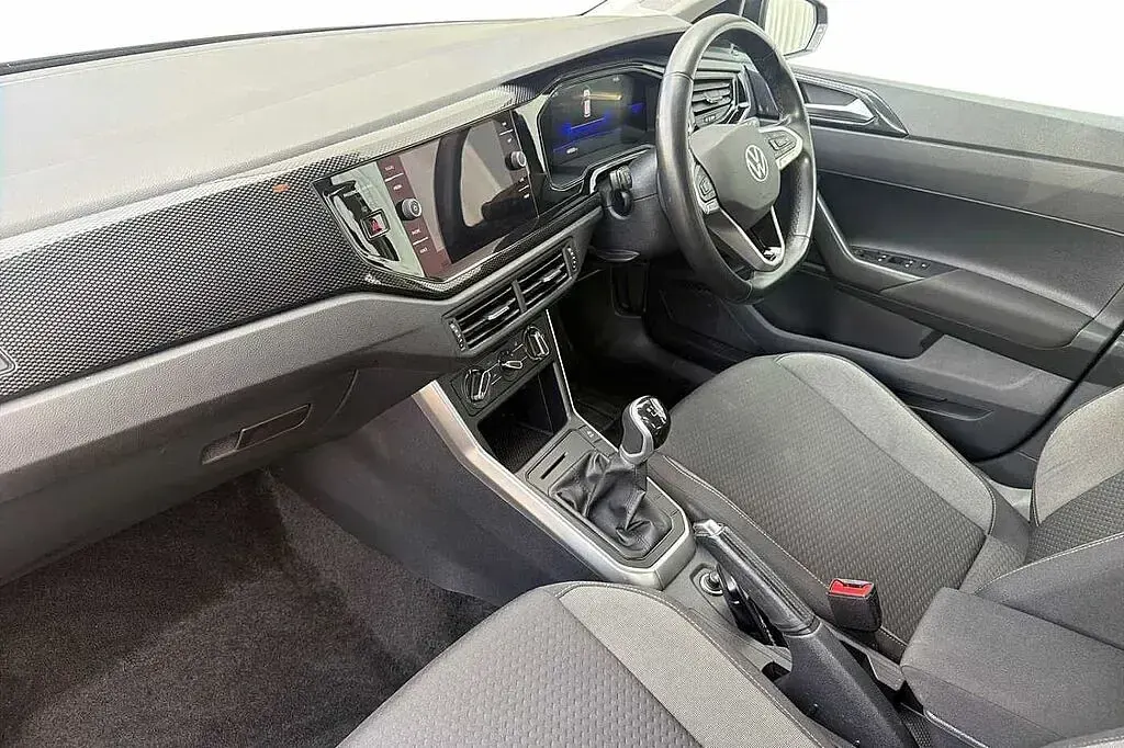 Used VW Polo Life 95 HP (69 kW) 2024 Black Hatchback