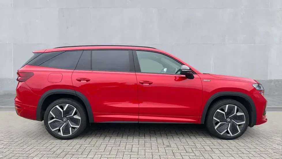 Used Skoda Kodiaq SportLine 150 HP (110 kW) 2025 Velvet red SUV