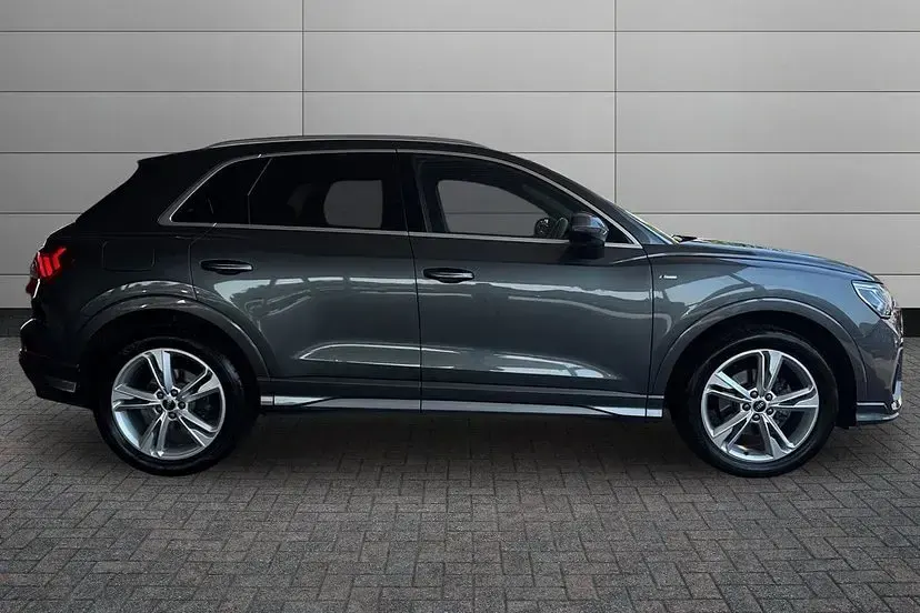 Used Audi Q3 S-Line 150 HP (110 kW) 2025 Daytona grey SUV
