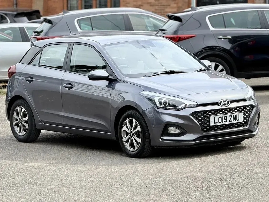 Used Hyundai i20 SE 100 HP (73 kW) 2019 Grey Hatchback