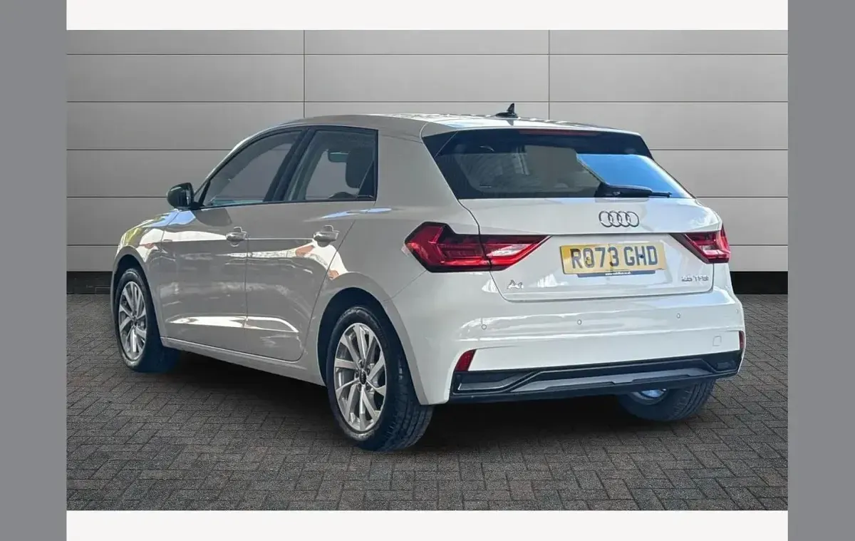 Used Audi A1 Sport 95 HP (69 kW) 2023 White SUV