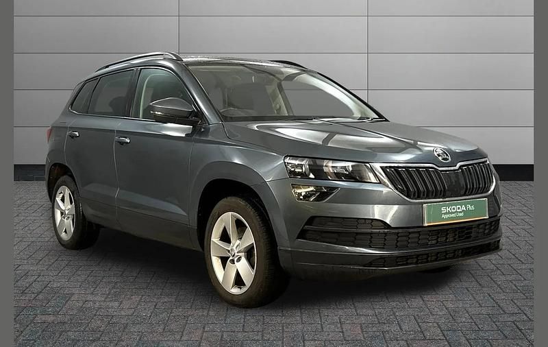 Quartz grey metallic Used 2019 Skoda Karoq SE SUV | £14,750 (Fair price) - Image 1/3