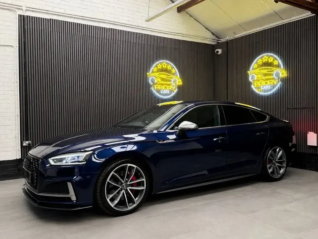 Begagnad Audi A5 Design 272 HK (200 kW) 2017 Blå Sportkupé