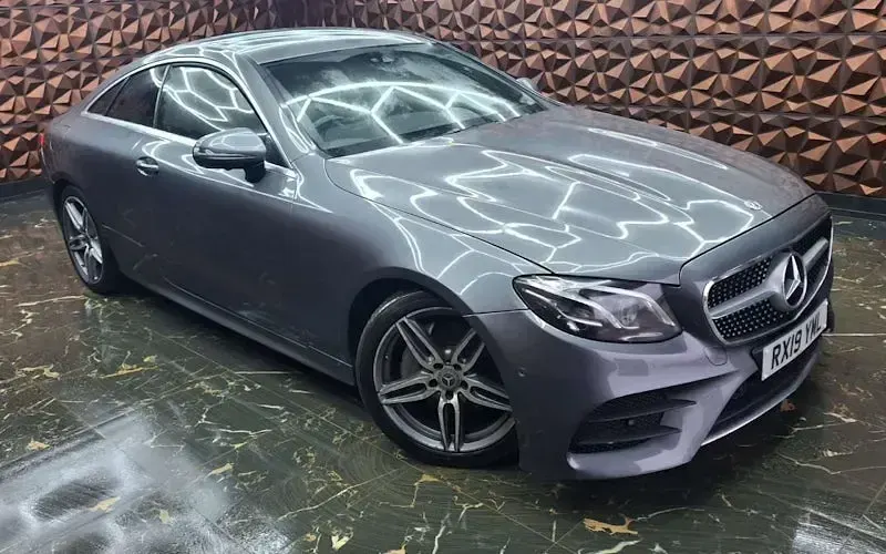 Gebraucht Mercedes E220 AMG line 194 PS (142 kW) 2019 Coupé