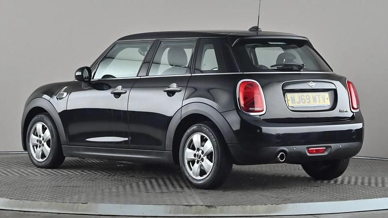 Used Mini Cooper Classic 136 HP (100 kW) 2019 Black Hatchback