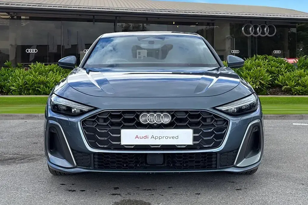 Usado Audi A5 S-Line 204 HP (150 kW) 2025 Azul Sedan