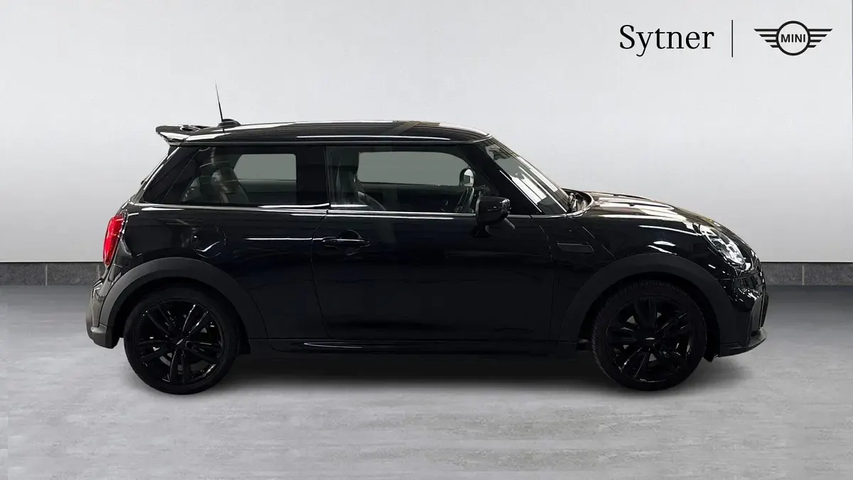 Używany Mini Cooper Hatch 134 KM (98 kW) 2022 Czarny Hatchback