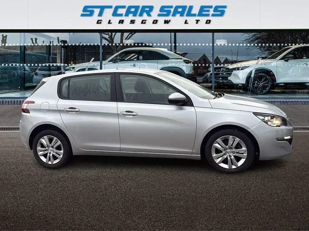 Used Peugeot 308 Active 120 HP (88 kW) 2016 Silver Hatchback