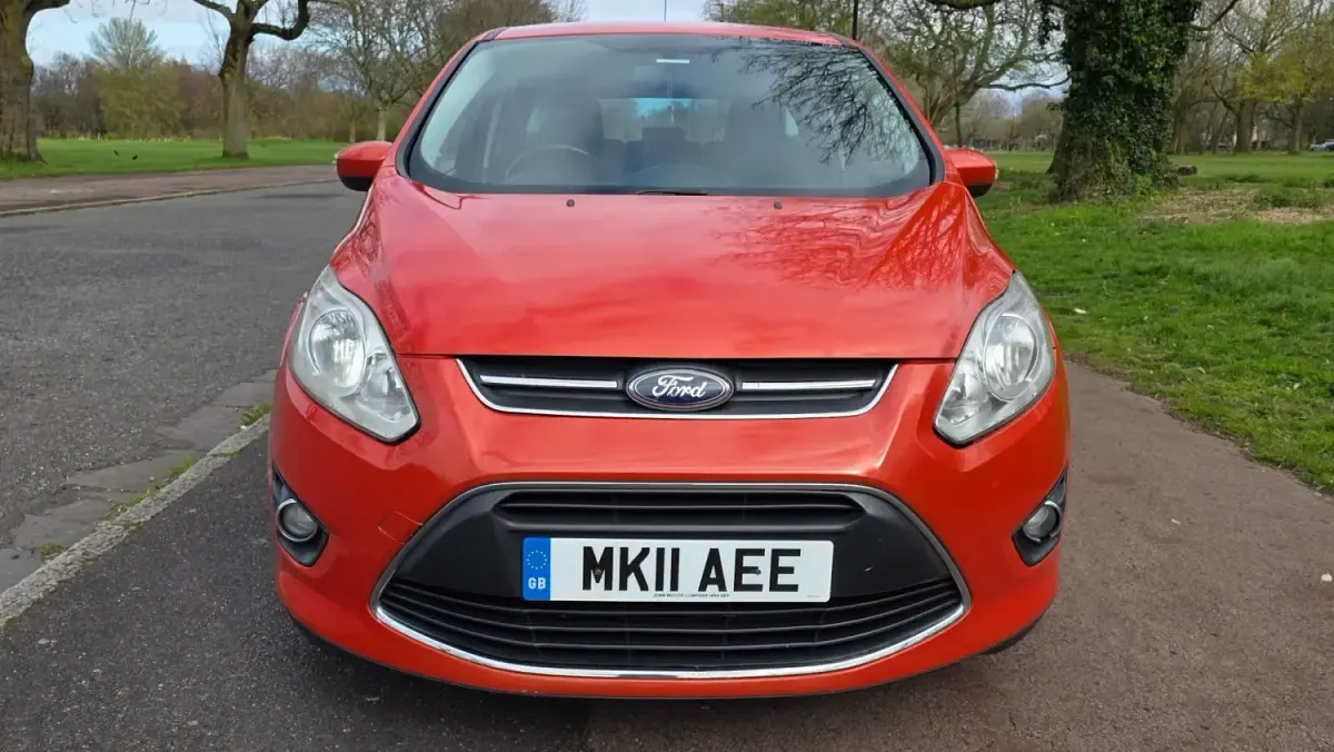 Usado Ford C-MAX Zetec 115 HP (84 kW) 2011 Vermelho Monovolume