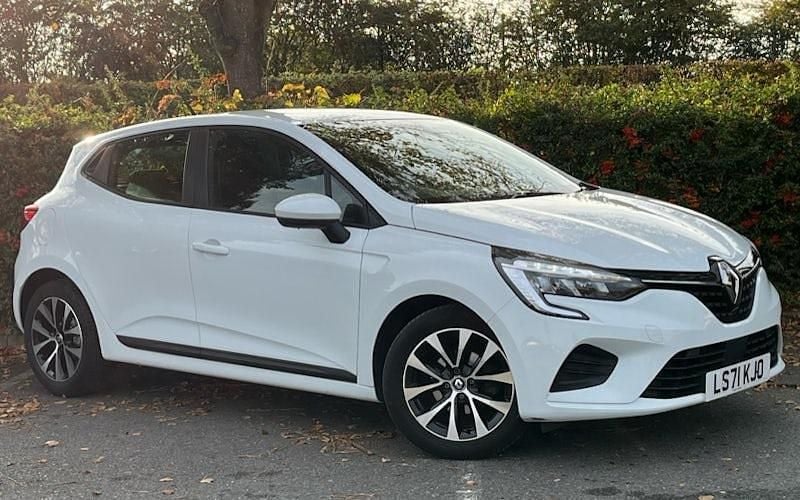 Solid glacier white Used 2021 Renault Clio V Iconic Hatchback | £11,681 (Good price) - Image 1/4