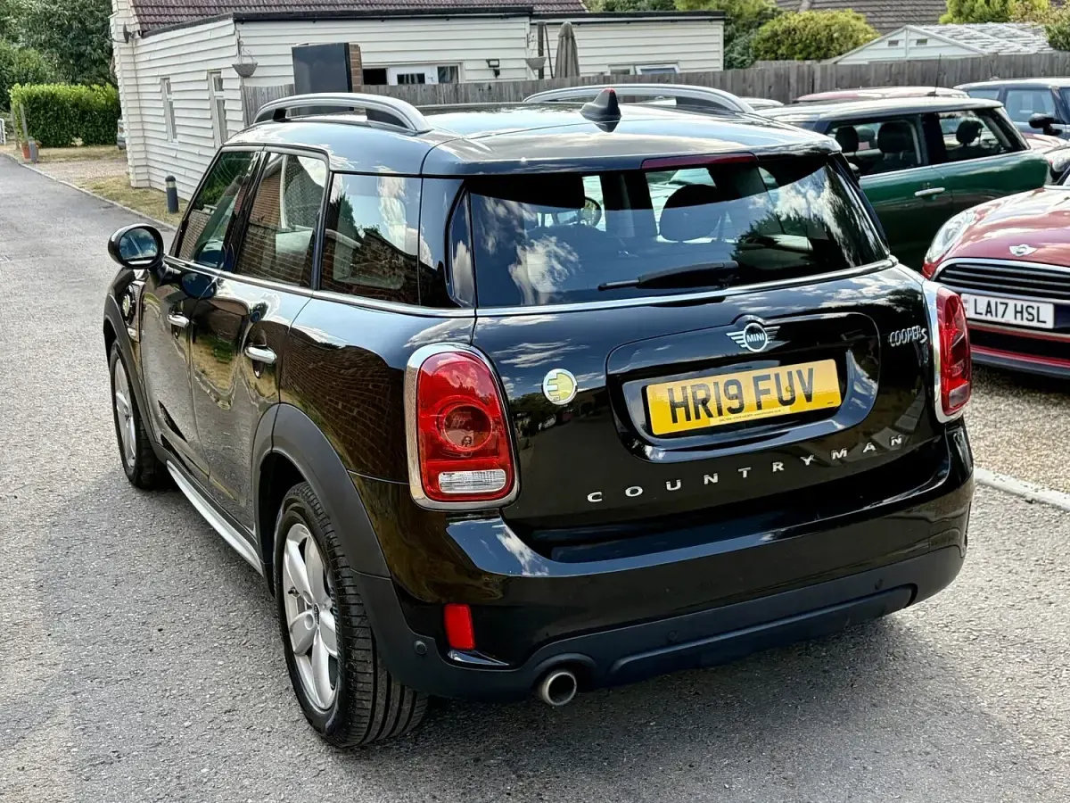 Used Mini Cooper S Countryman Classic 220 HP (161 kW) 2019 Black SUV