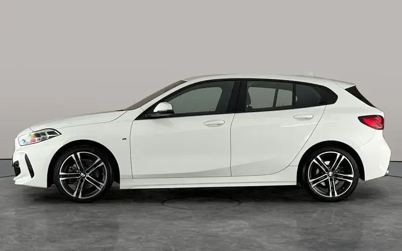 Used BMW 118 M Sport 136 HP (100 kW) 2022 White Hatchback