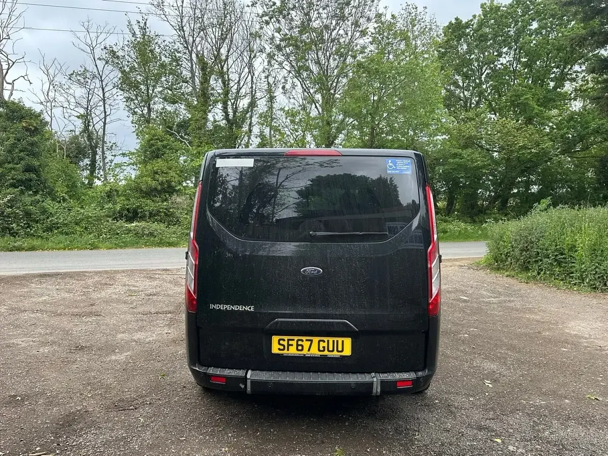 Used Ford Tourneo Titanium 130 HP (95 kW) 2017 Black MPV