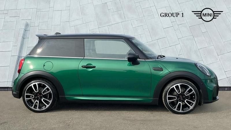 Used Mini Cooper Hatch 136 HP (100 kW) 2024 Green Hatchback