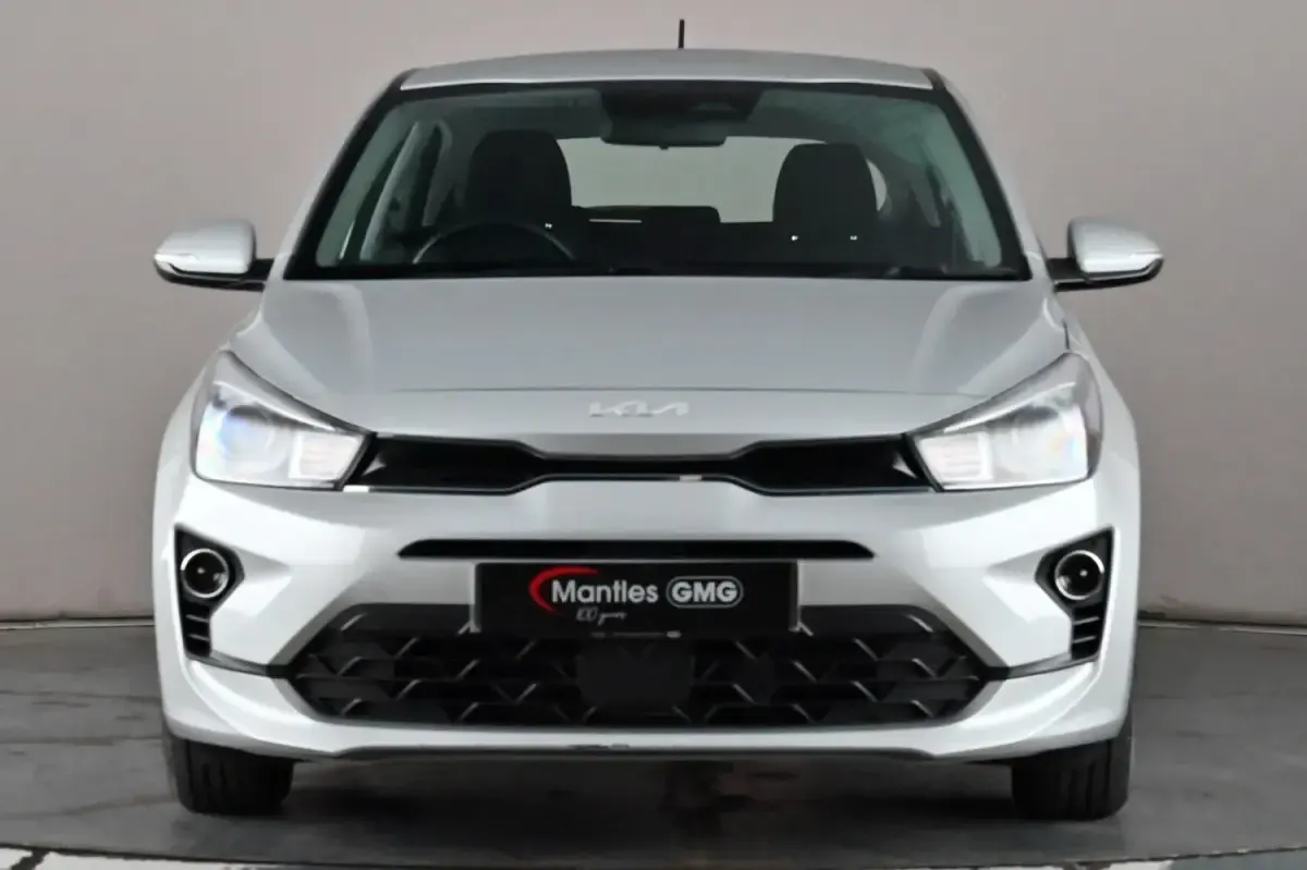 Used Kia Rio 99 HP (72 kW) 2023 Silver Hatchback