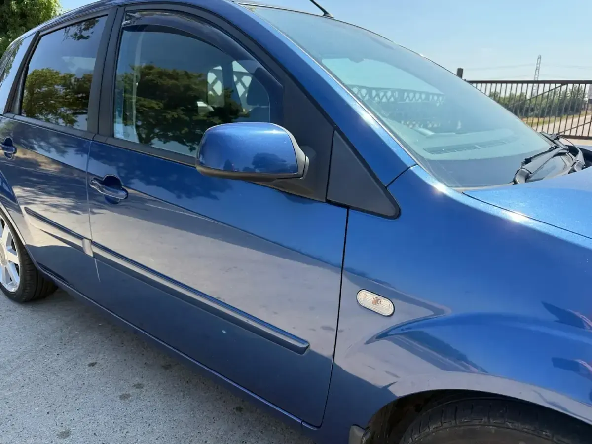 Used Ford Fiesta Zetec 80 HP (58 kW) 2007 Blue Hatchback