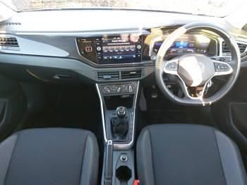 Used VW Polo Life 95 HP (69 kW) 2024 Blue Hatchback