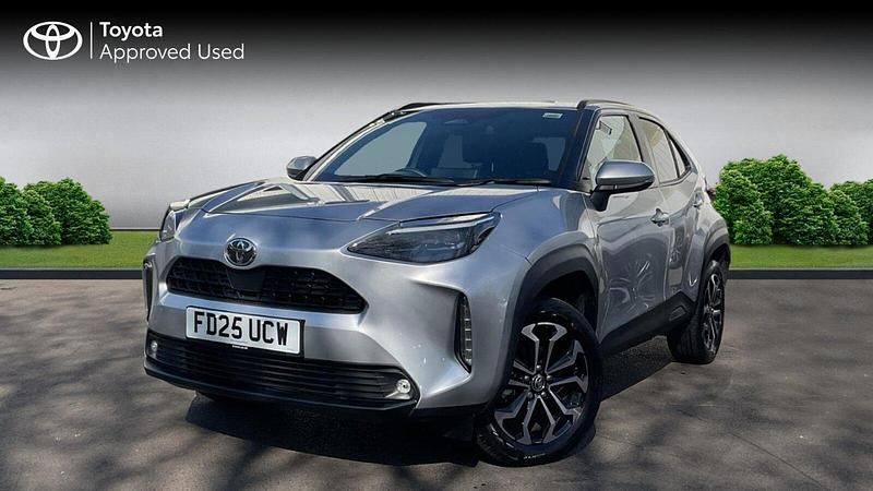 Used Toyota Yaris Hybrid Design 116 HP (85 kW) 2025 Silver