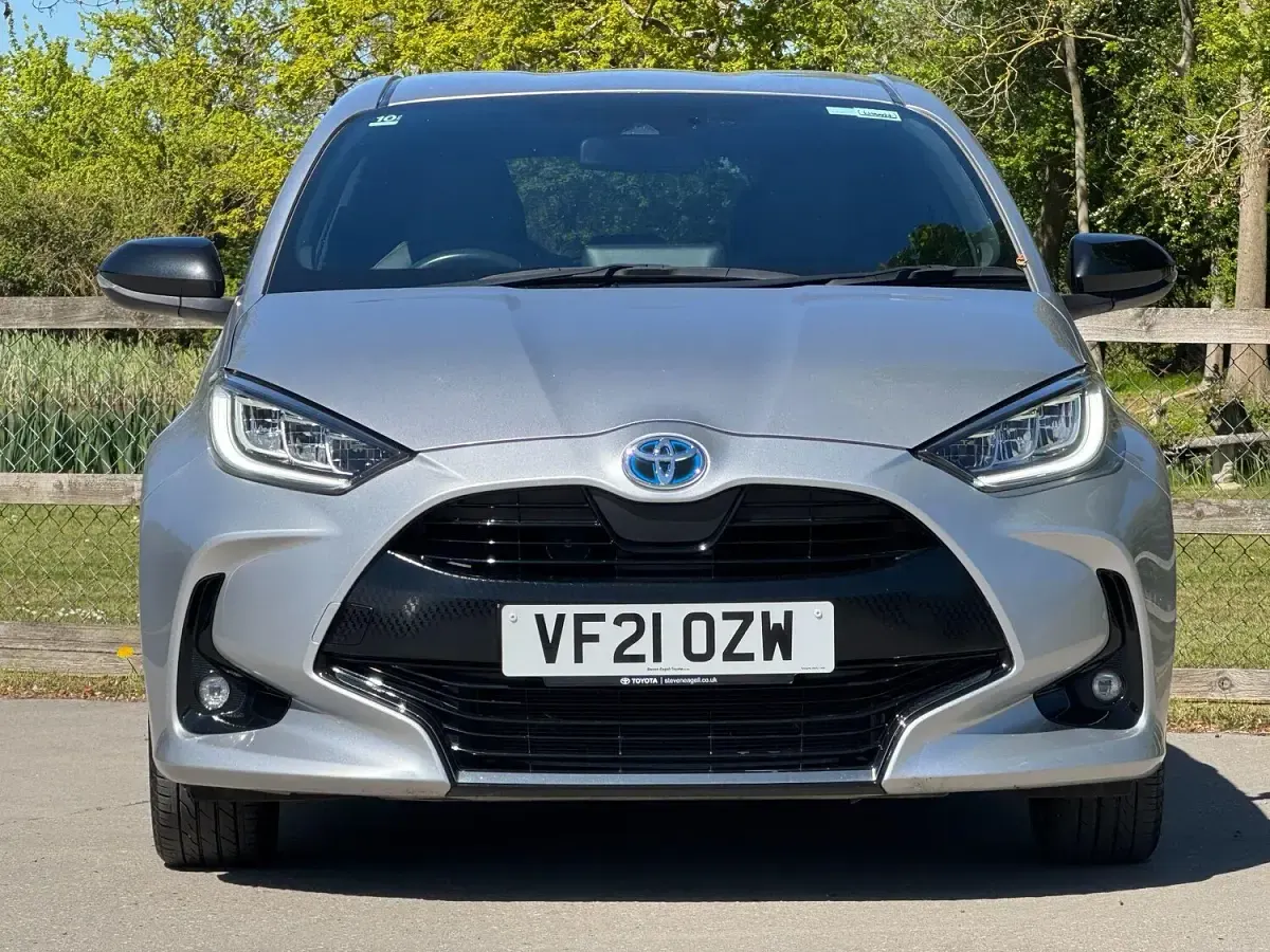 Used Toyota Yaris 114 HP (83 kW) 2021 Silver Hatchback