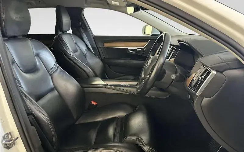 Used Volvo V90 Inscription 190 HP (139 kW) 2019 White Estate